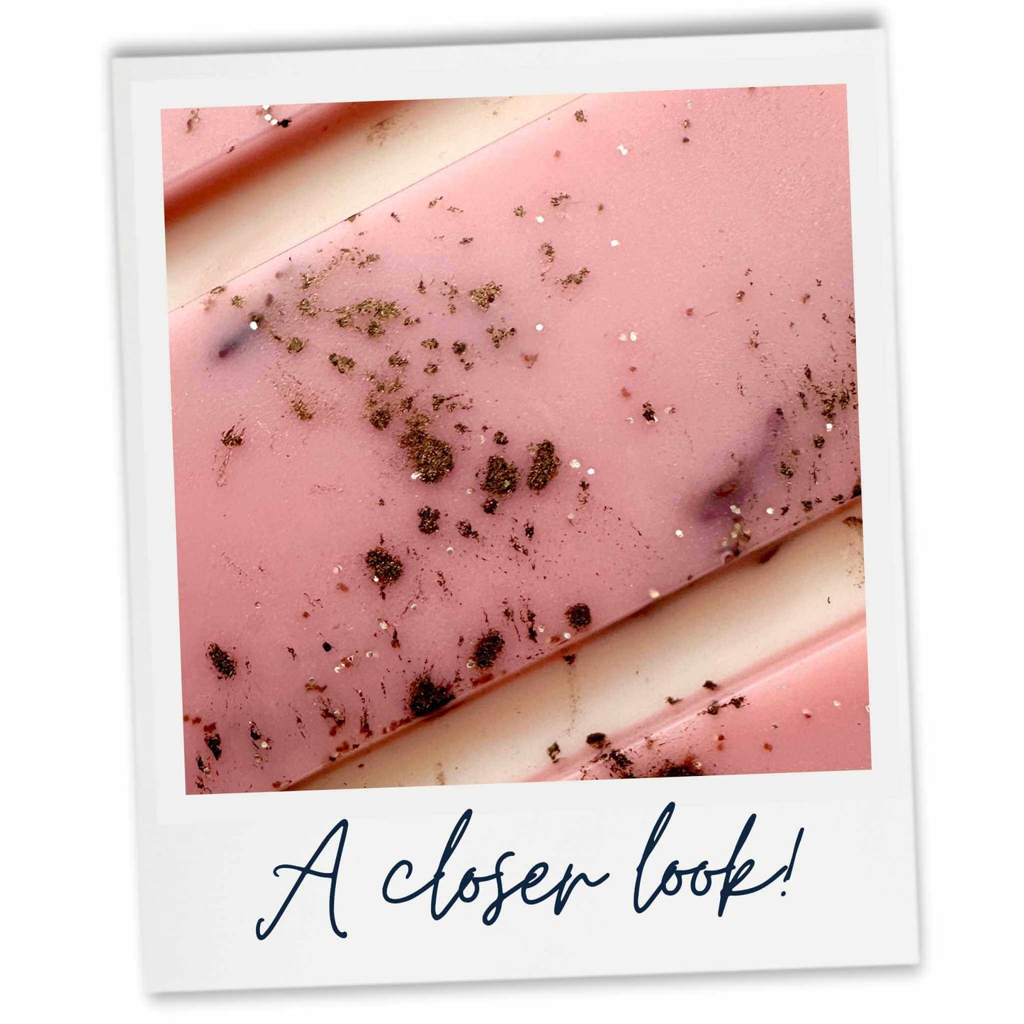 A close up look at Cashmere Woods wax melt